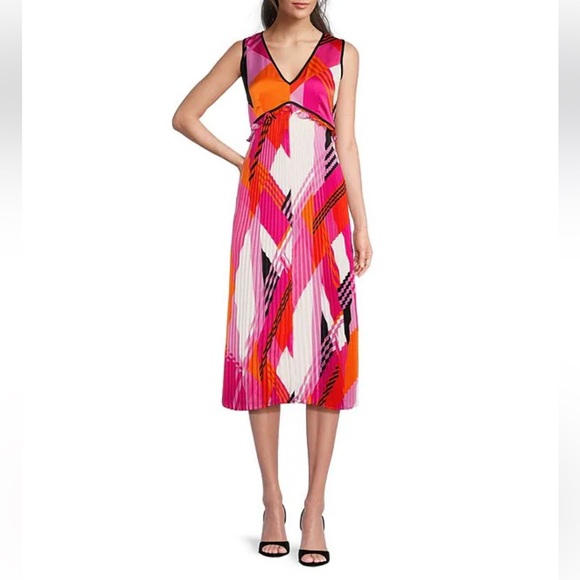 KARL LAGERFELD PARIS
Printed V-Neck Sleeveless Dress - Picture 6 of 11